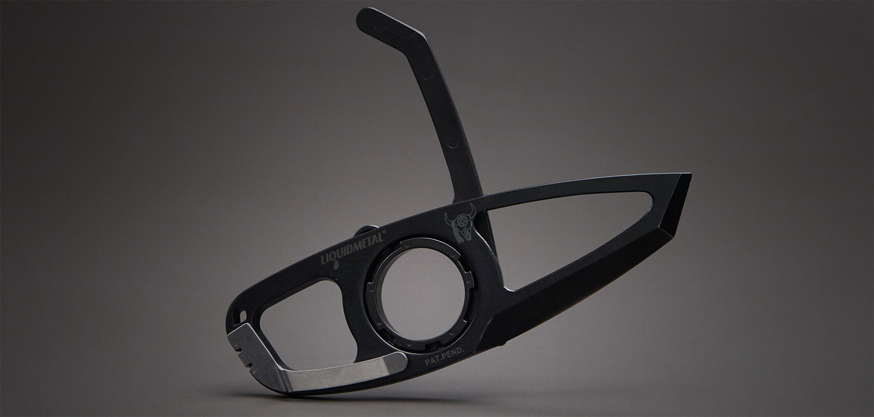 A Folding, Fixed Blade LiquidMetal's Innovative New Knife