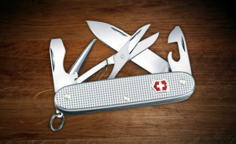 Victorinox Pioneer X Silver Alox Aluminum Swiss Army Knife ‣ Blade